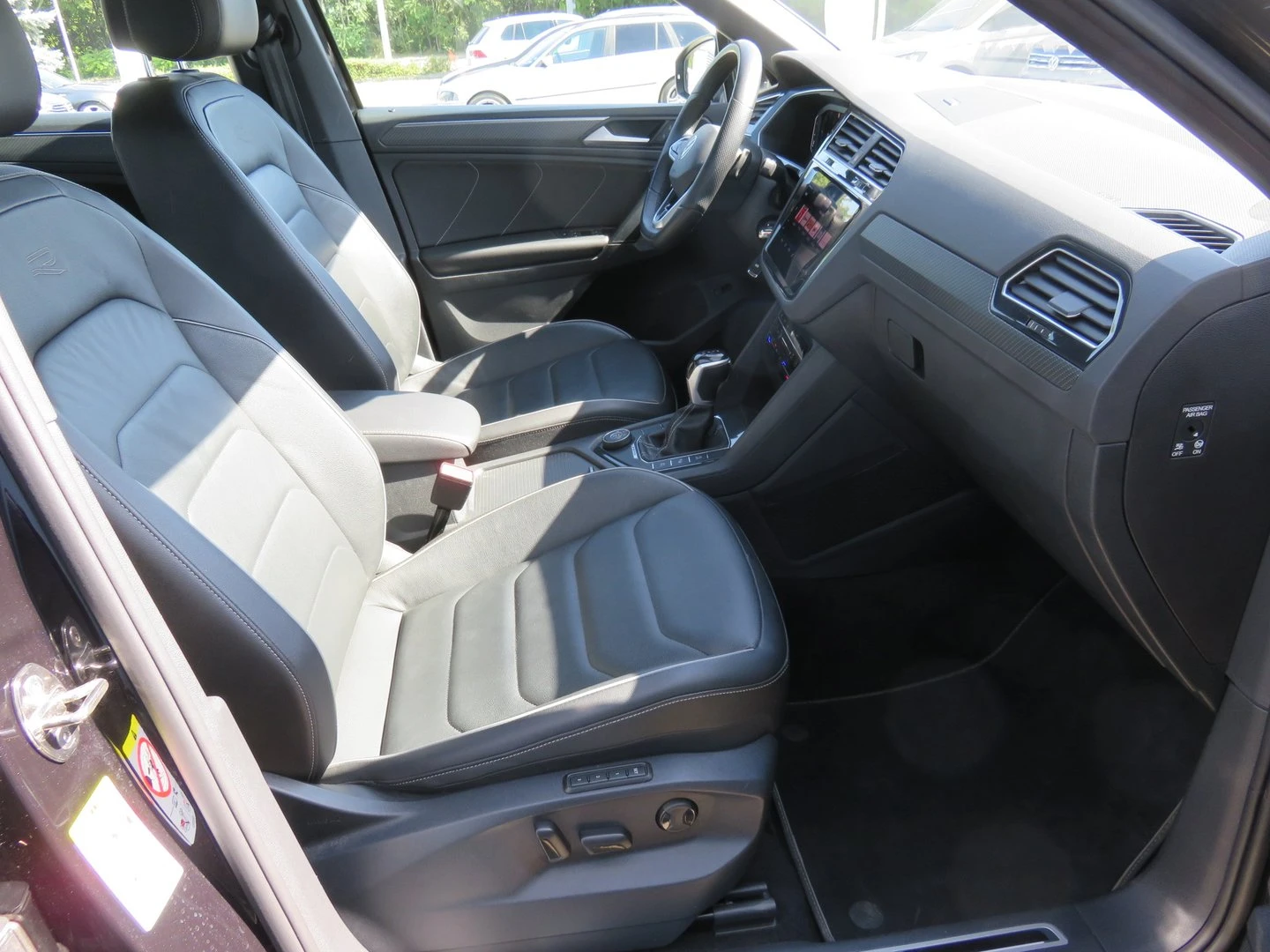 VW Tiguan R-Line 2.0 TDI SCR 4MOTION DSG - изображение 5
