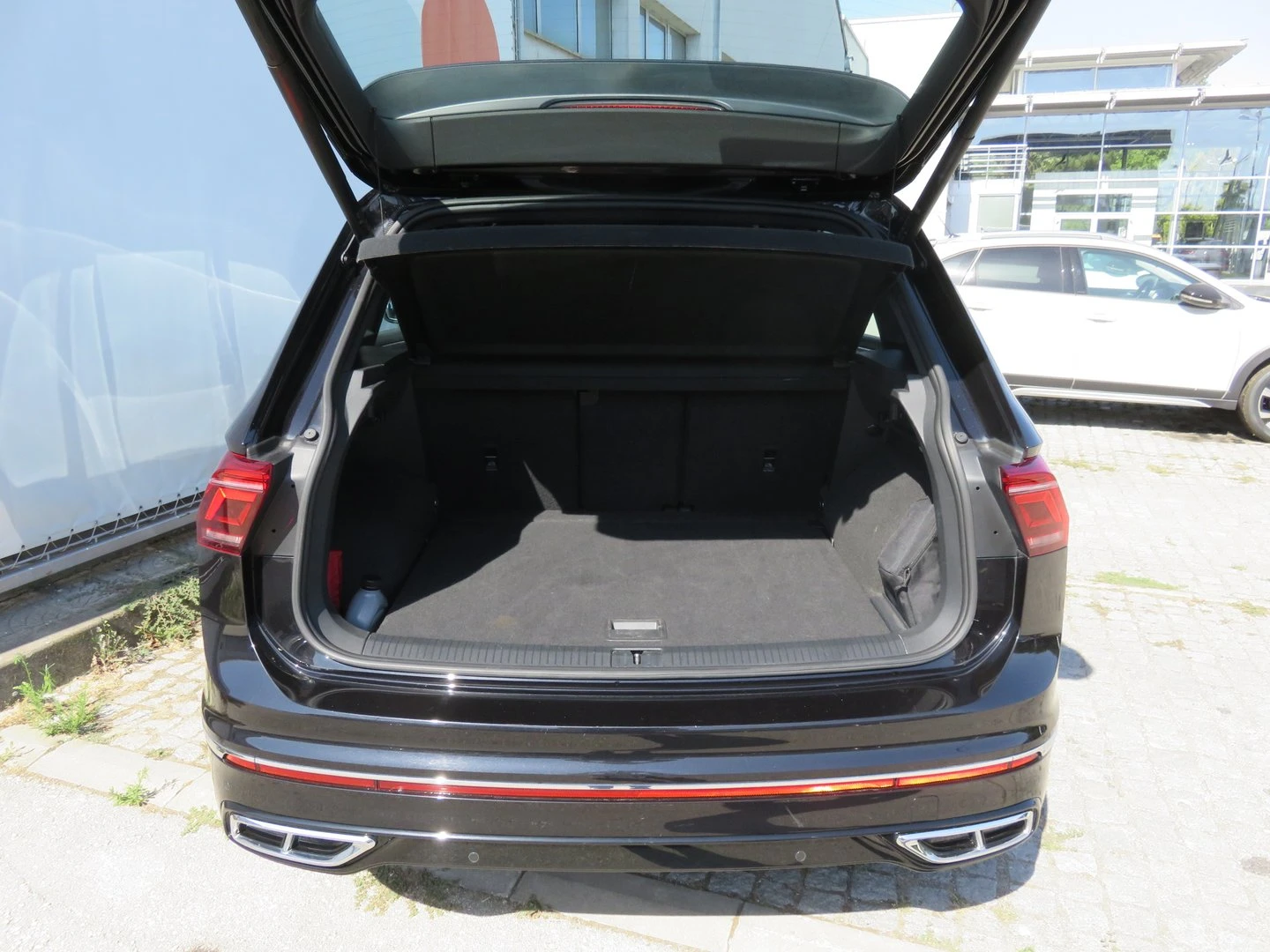 VW Tiguan R-Line 2.0 TDI SCR 4MOTION DSG - изображение 7