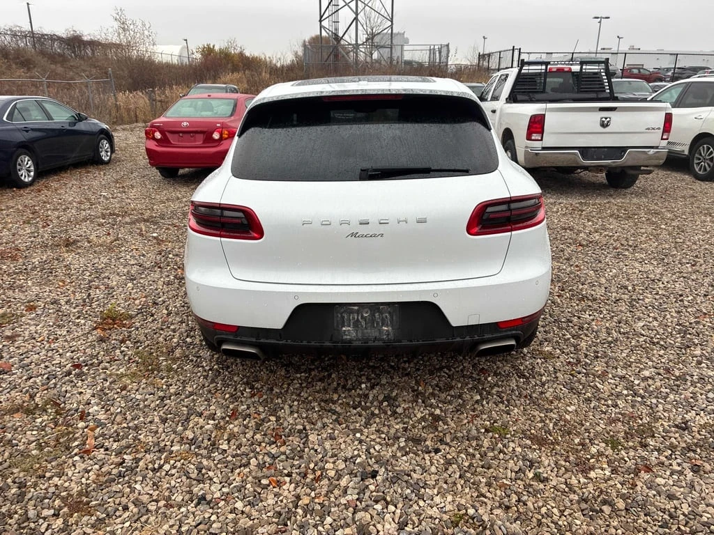 Porsche Macan * AWD 4dr * CARFAX * БЕЗ ПЪРВОНАЧАЛНА ВНОСКА - изображение 4