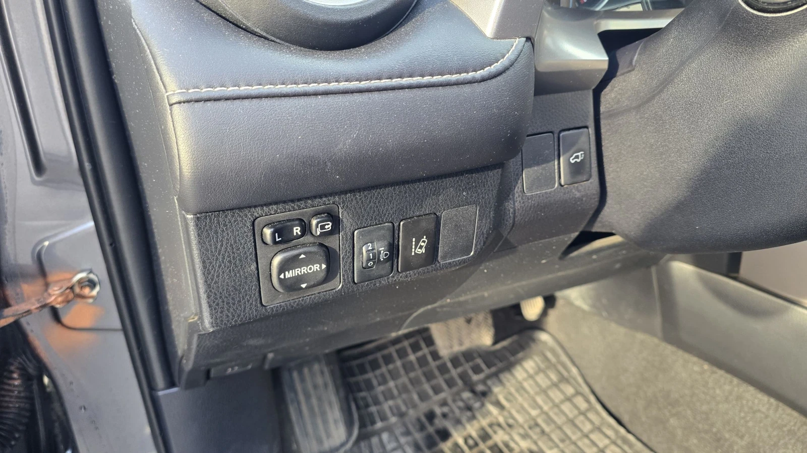 Toyota Rav4 Валидна ГАРАНЦИЯ , снимка 10 - Автомобили и джипове - 53807006