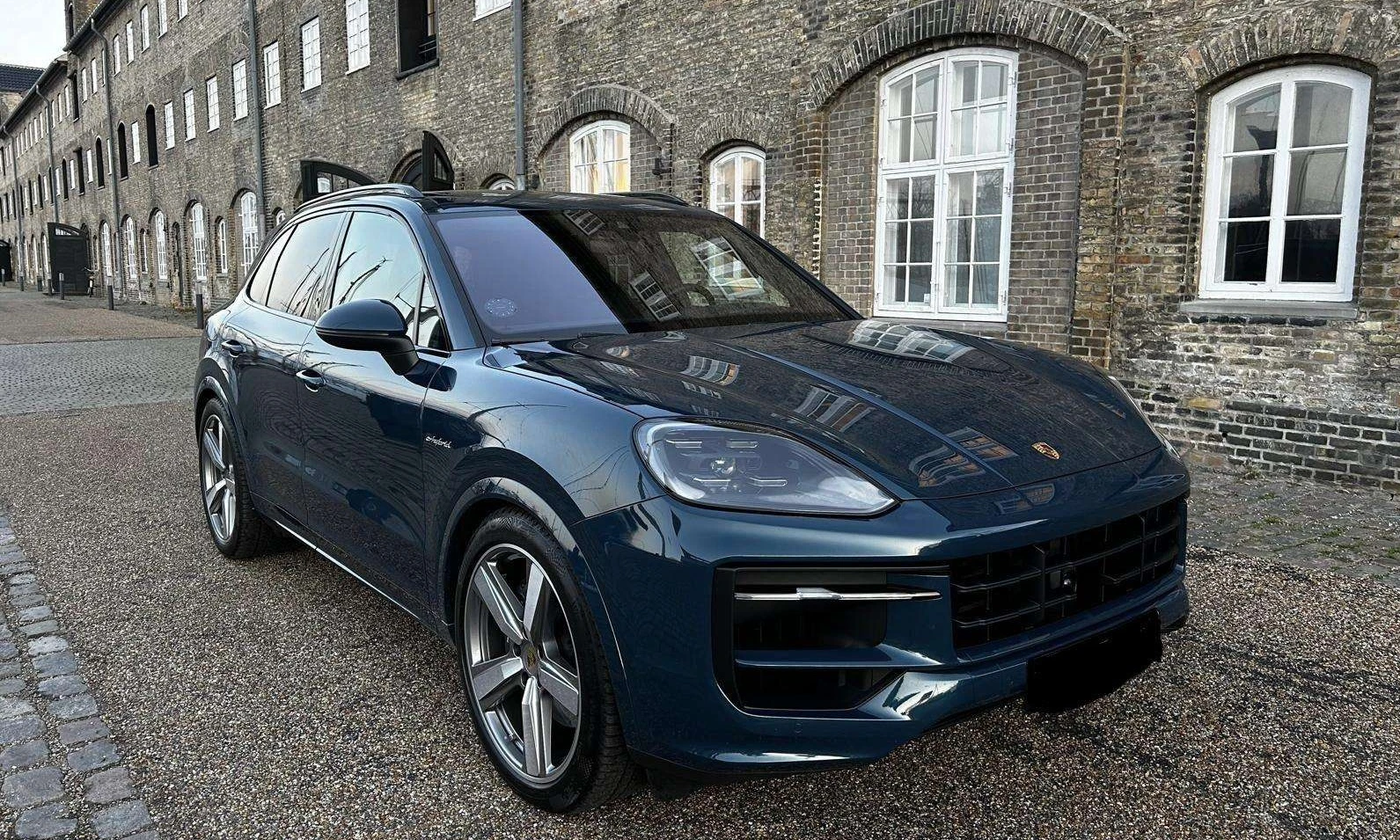 Porsche Cayenne E-Hybrid, снимка 3 - Автомобили и джипове - 54338364