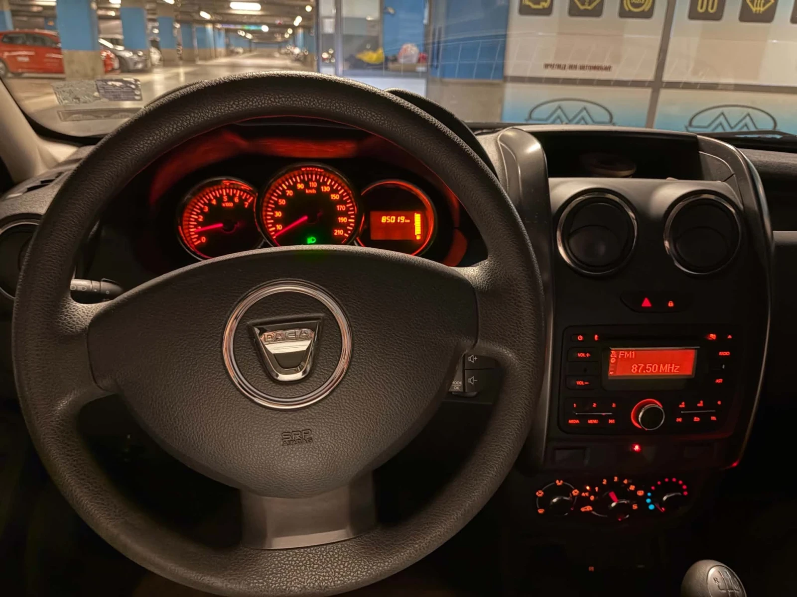 Dacia Duster, снимка 9 - Автомобили и джипове - 54838538