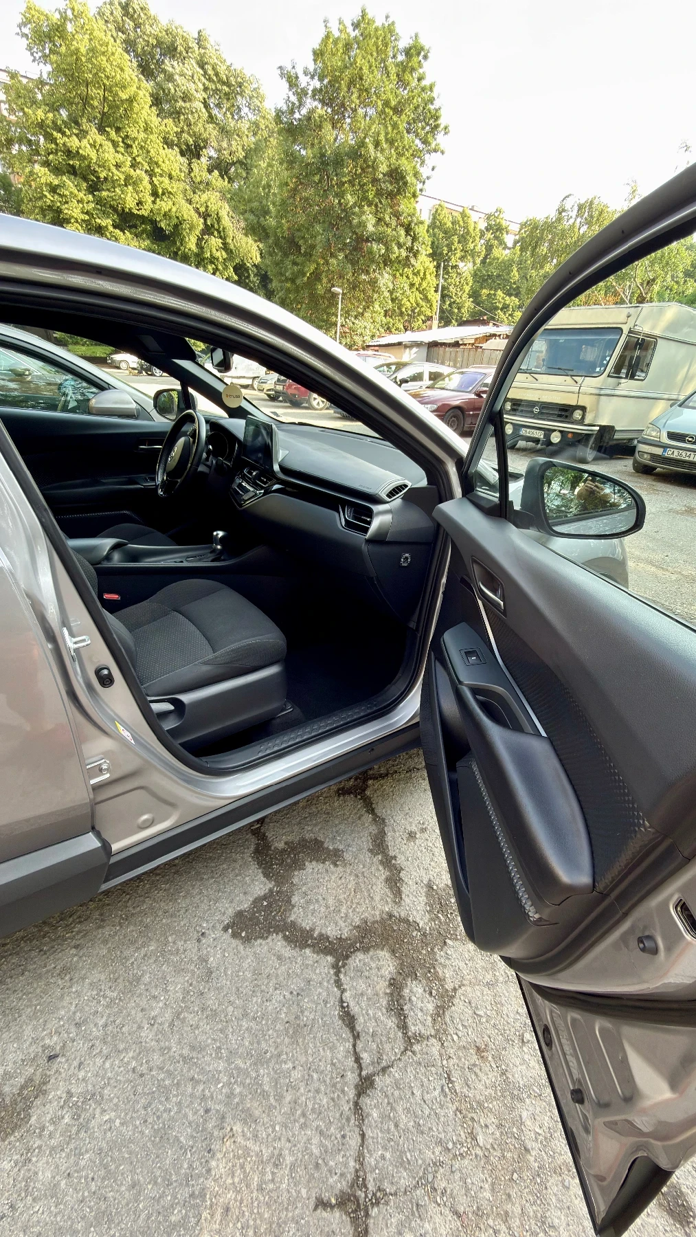 Toyota C-HR 1.8 Hybrid, 122кс, снимка 4 - Автомобили и джипове - 55080291
