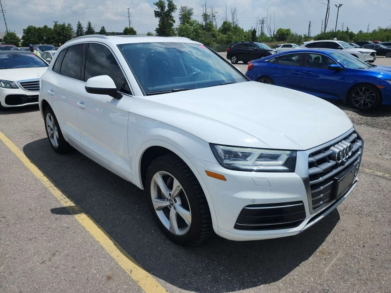 Audi Q5 * PROGRESSIV * CARFAX * БЕЗ ПЪРВОНАЧАЛНА ВНОСКА, снимка 2 - Автомобили и джипове - 55143141