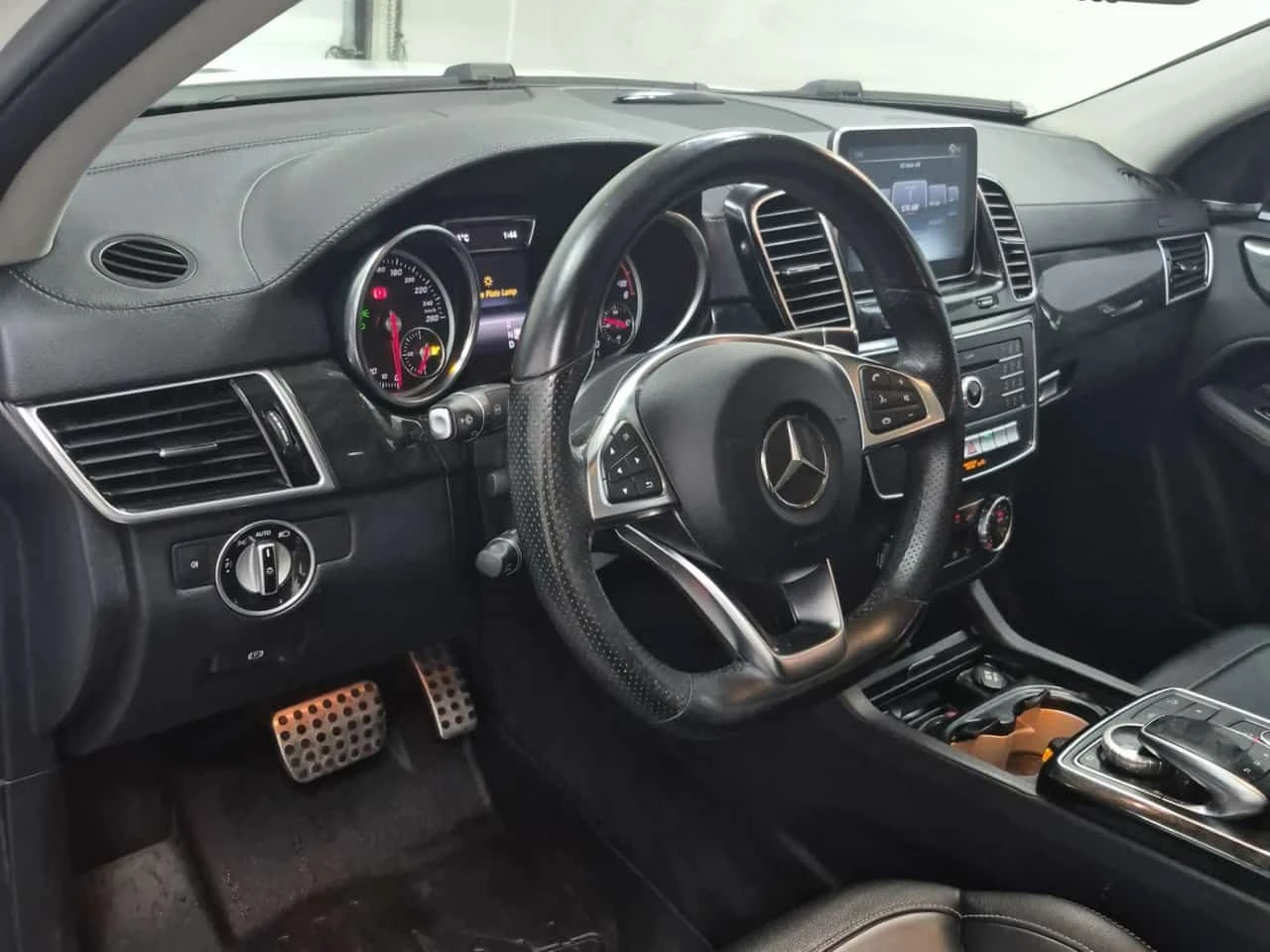 Mercedes-Benz GLE 350 ДИСТРОНИК * H/K * ОПЦИЯ ЗА ФИНАНСИРАНЕ, снимка 10 - Автомобили и джипове - 55288076