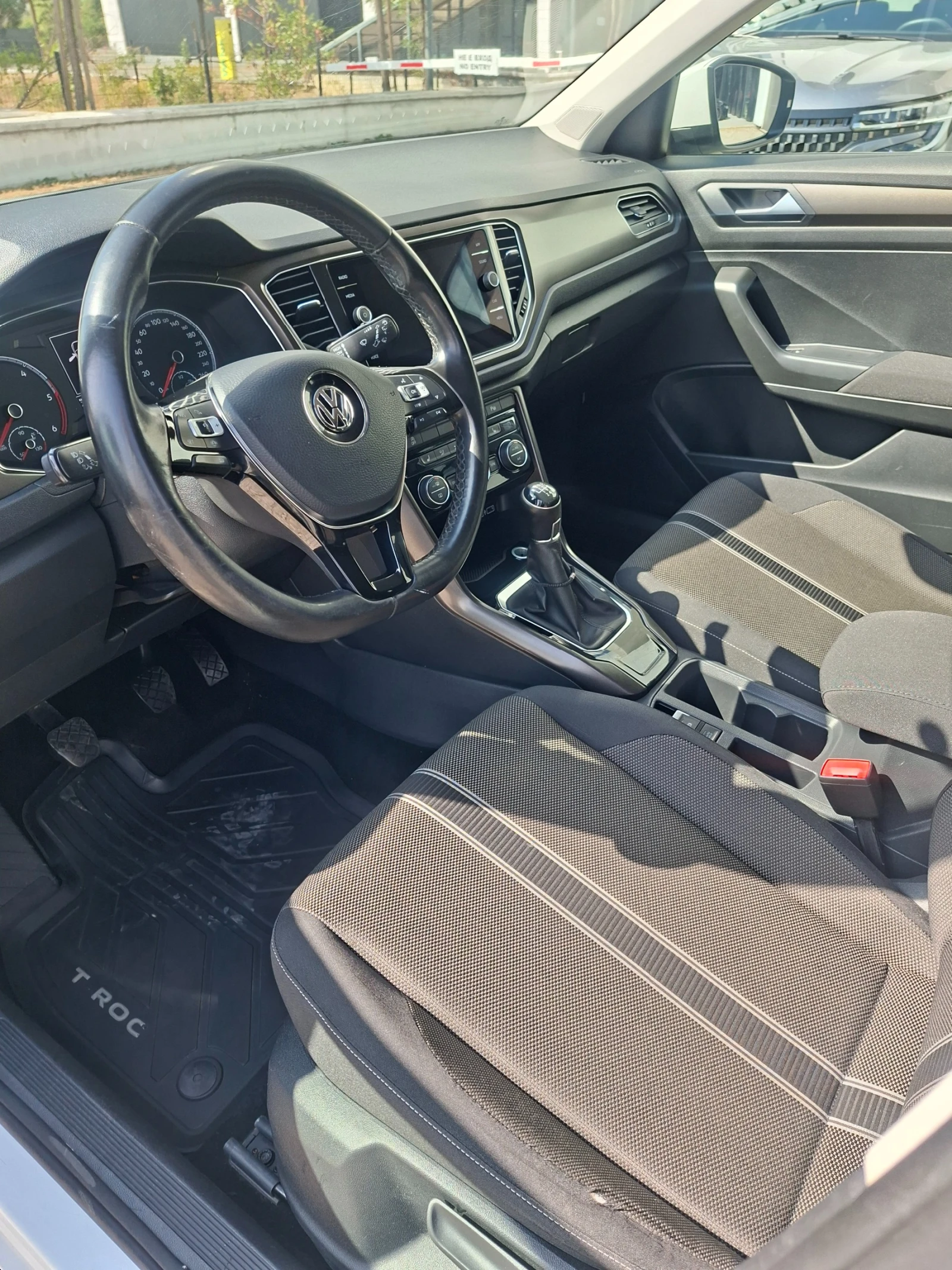 VW T-Roc, снимка 7 - Автомобили и джипове - 55888816