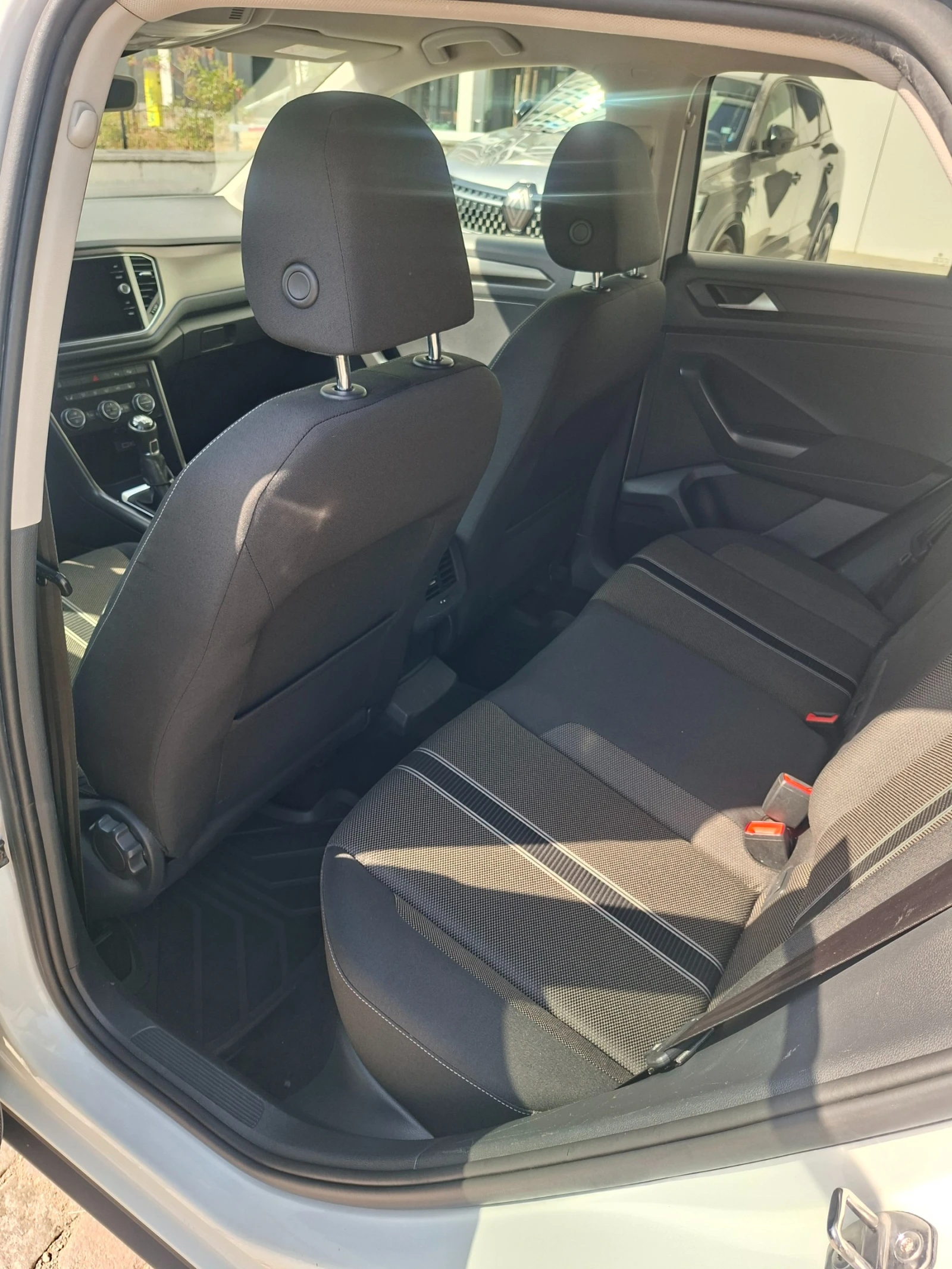 VW T-Roc, снимка 6 - Автомобили и джипове - 55888816