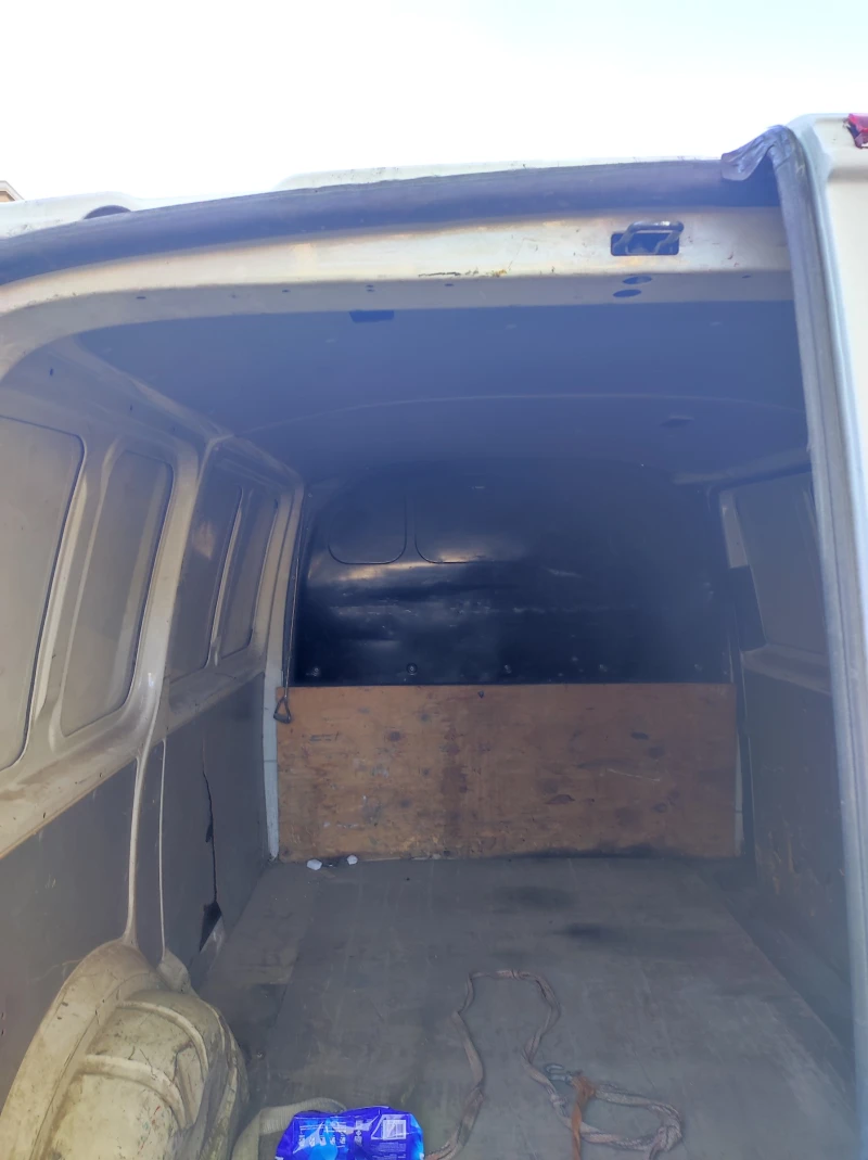 VW Transporter 1.9 TDI, снимка 5 - Бусове и автобуси - 52606312