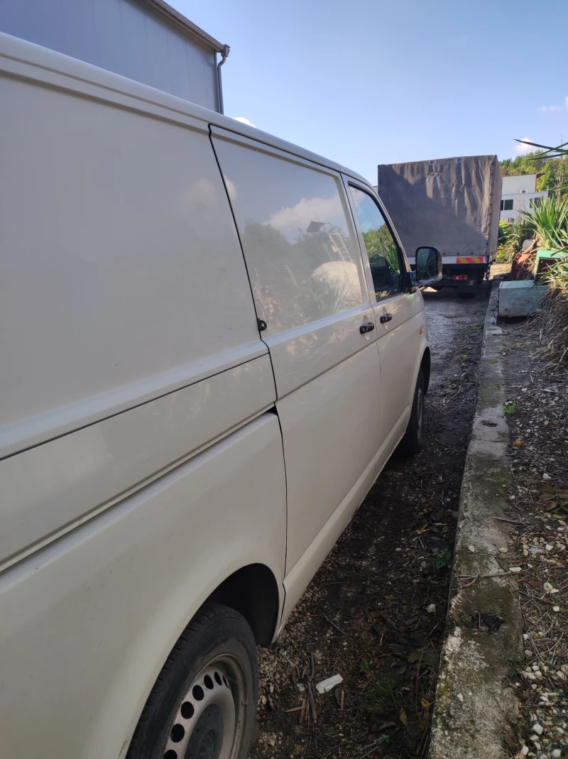 VW Transporter 1.9 TDI, снимка 6 - Бусове и автобуси - 52606312