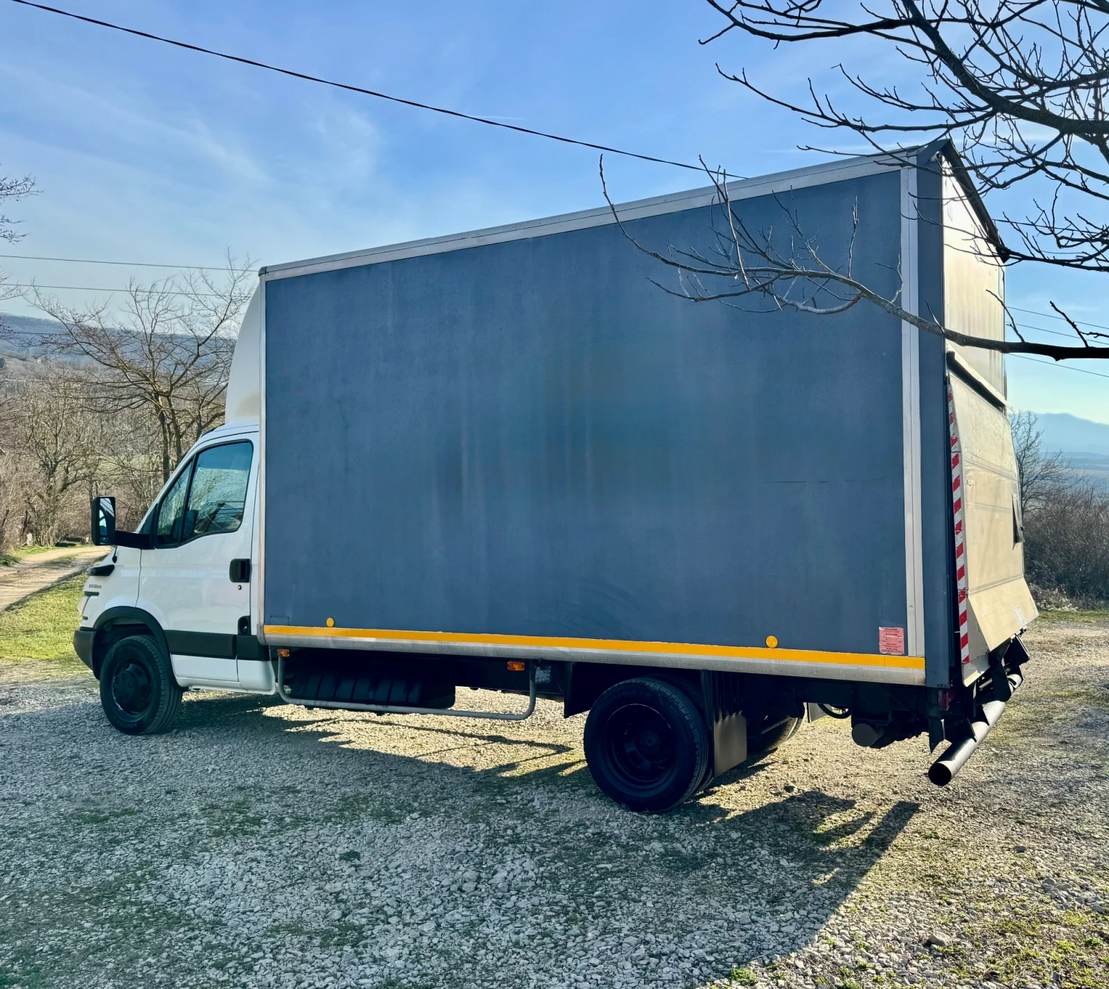 Iveco Daily 4.30м. ДЪЛЖИНА* Падащ борд* Реален пробег, снимка 5 - Бусове и автобуси - 55707690