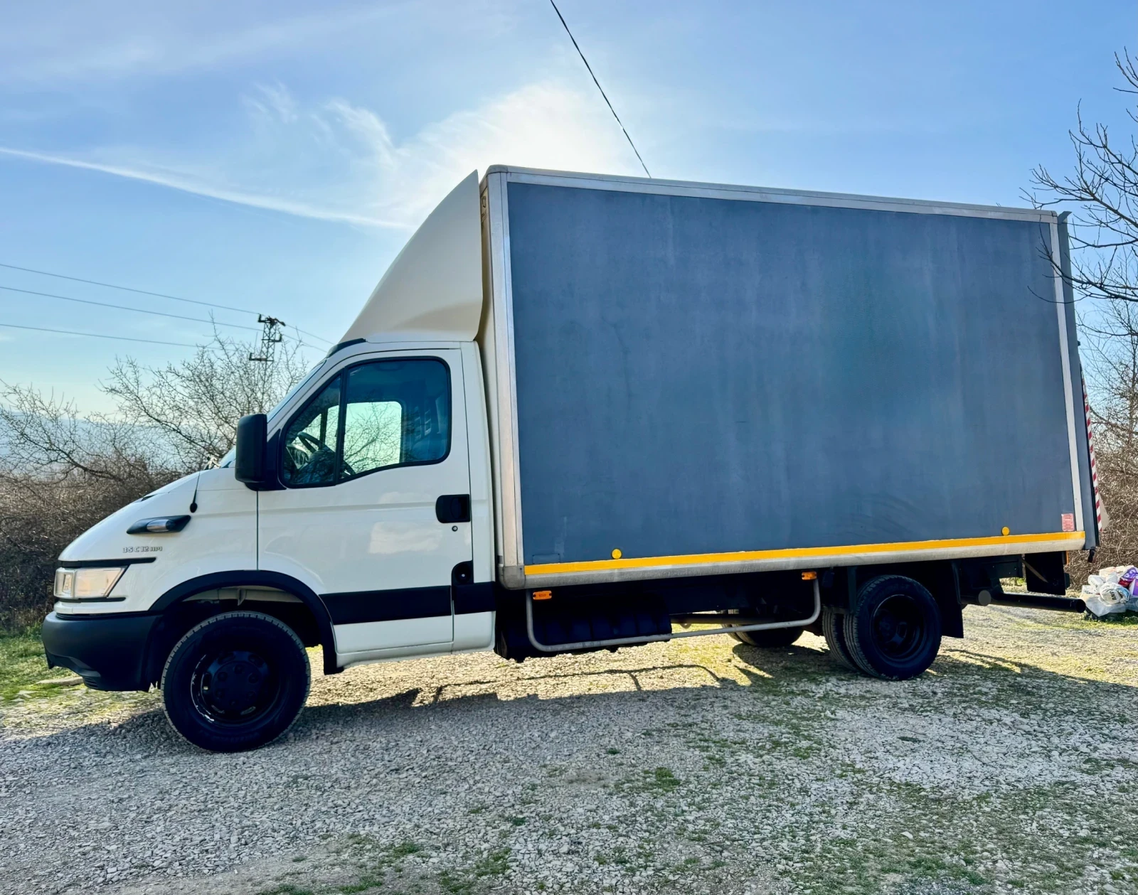 Iveco Daily 4.30м. ДЪЛЖИНА* Падащ борд* Реален пробег, снимка 3 - Бусове и автобуси - 55707690