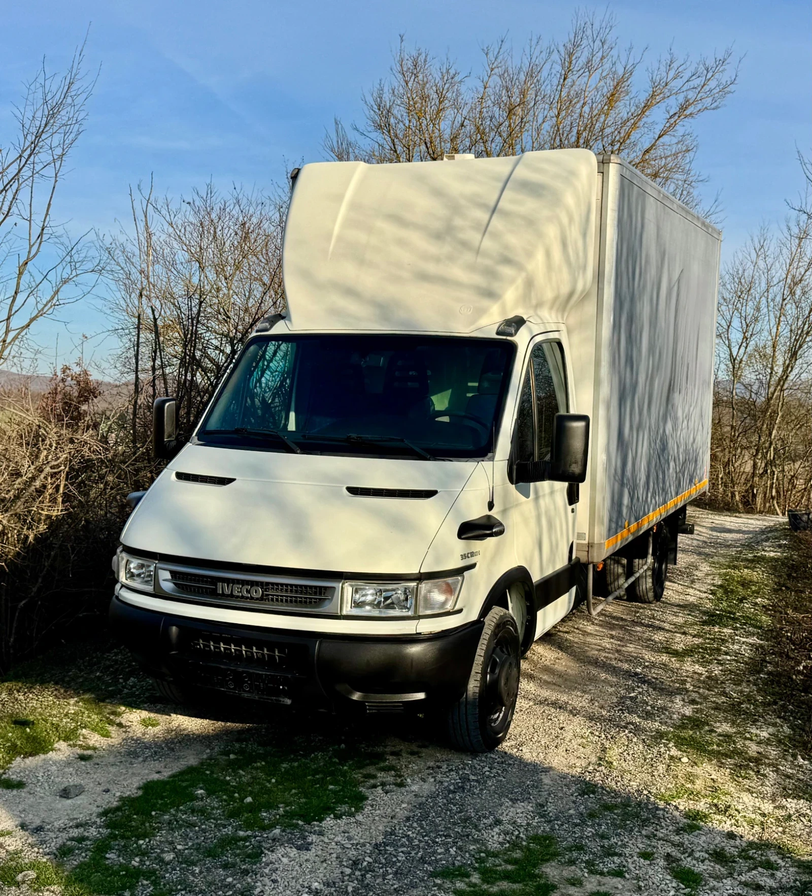 Iveco Daily 4.30м. ДЪЛЖИНА* Падащ борд* Реален пробег, снимка 2 - Бусове и автобуси - 55707690