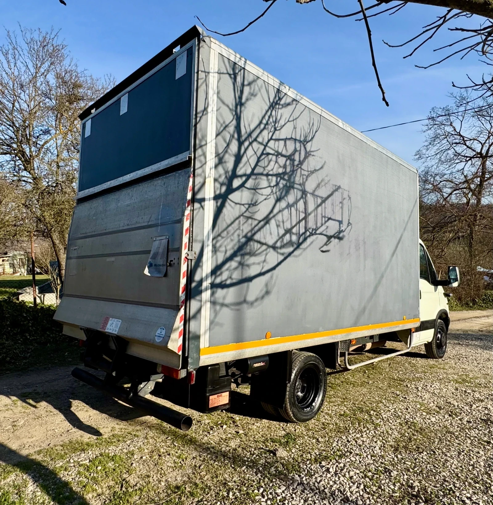 Iveco Daily 4.30м. ДЪЛЖИНА* Падащ борд* Реален пробег, снимка 7 - Бусове и автобуси - 55707690