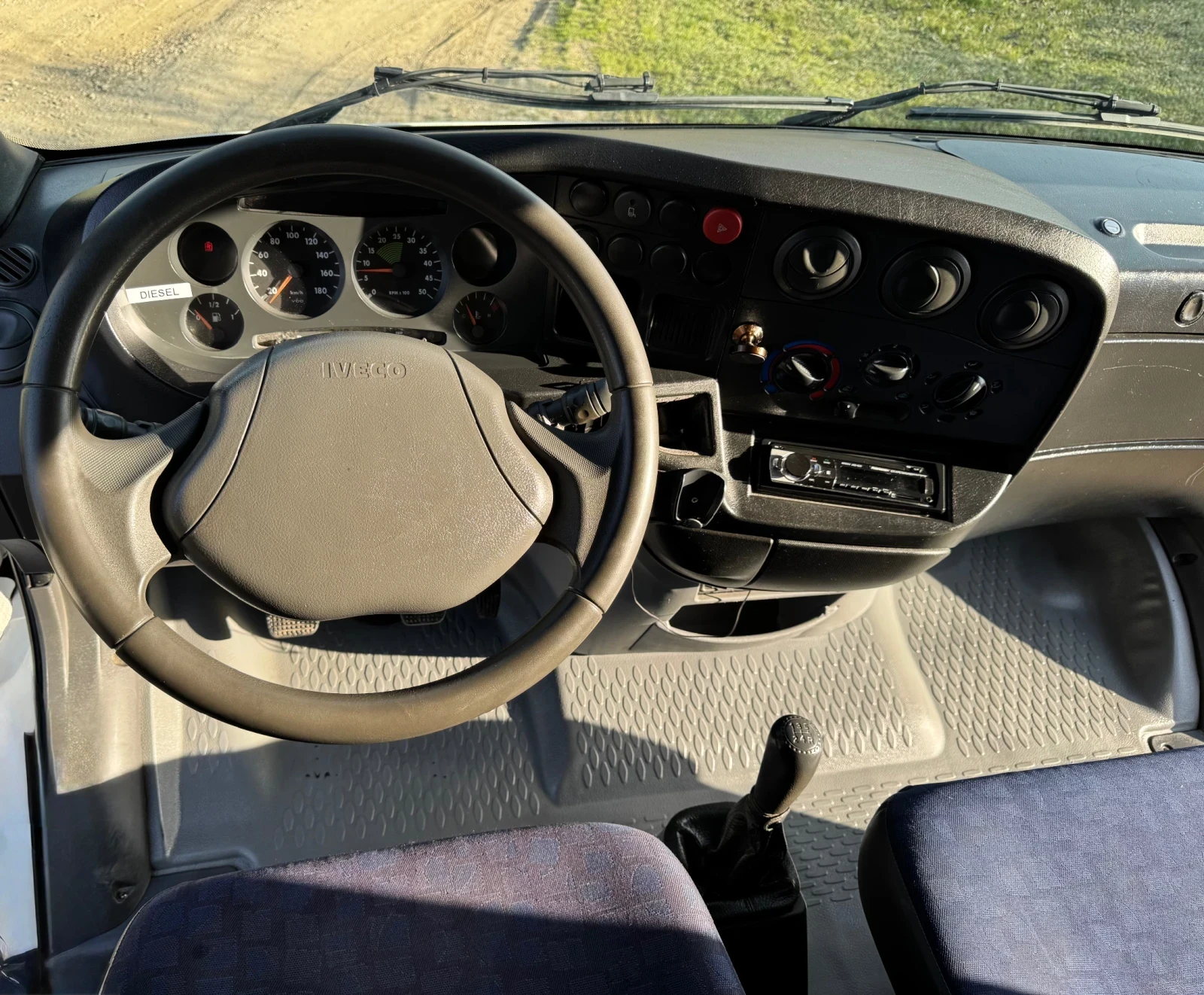 Iveco Daily 4.30м. ДЪЛЖИНА* Падащ борд* Реален пробег, снимка 16 - Бусове и автобуси - 55707690