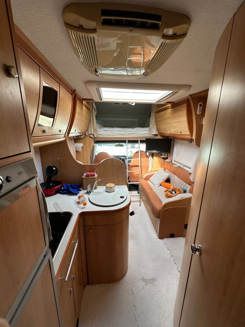 Кемпер Laika Ford, снимка 9 - Каравани и кемпери - 52551642