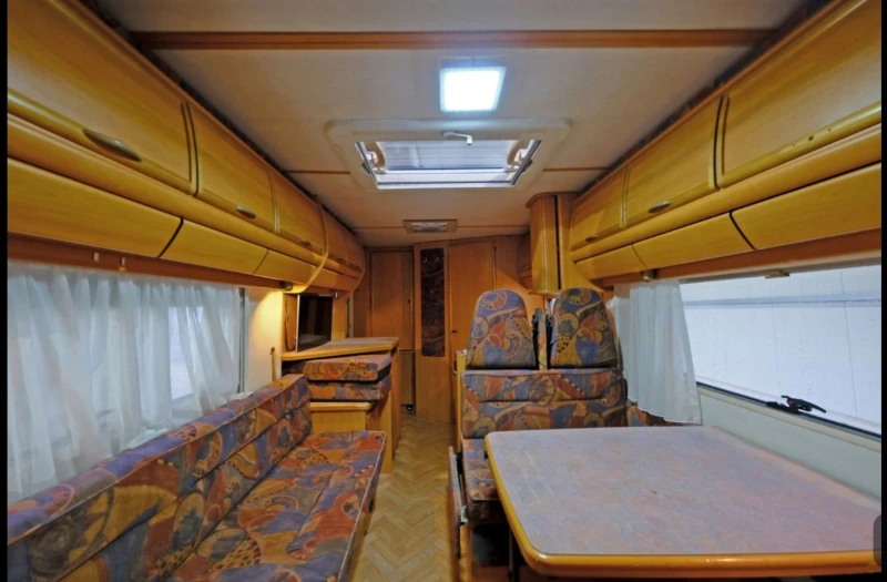 Кемпер LMC LIBERTY, снимка 8 - Каравани и кемпери - 53304506