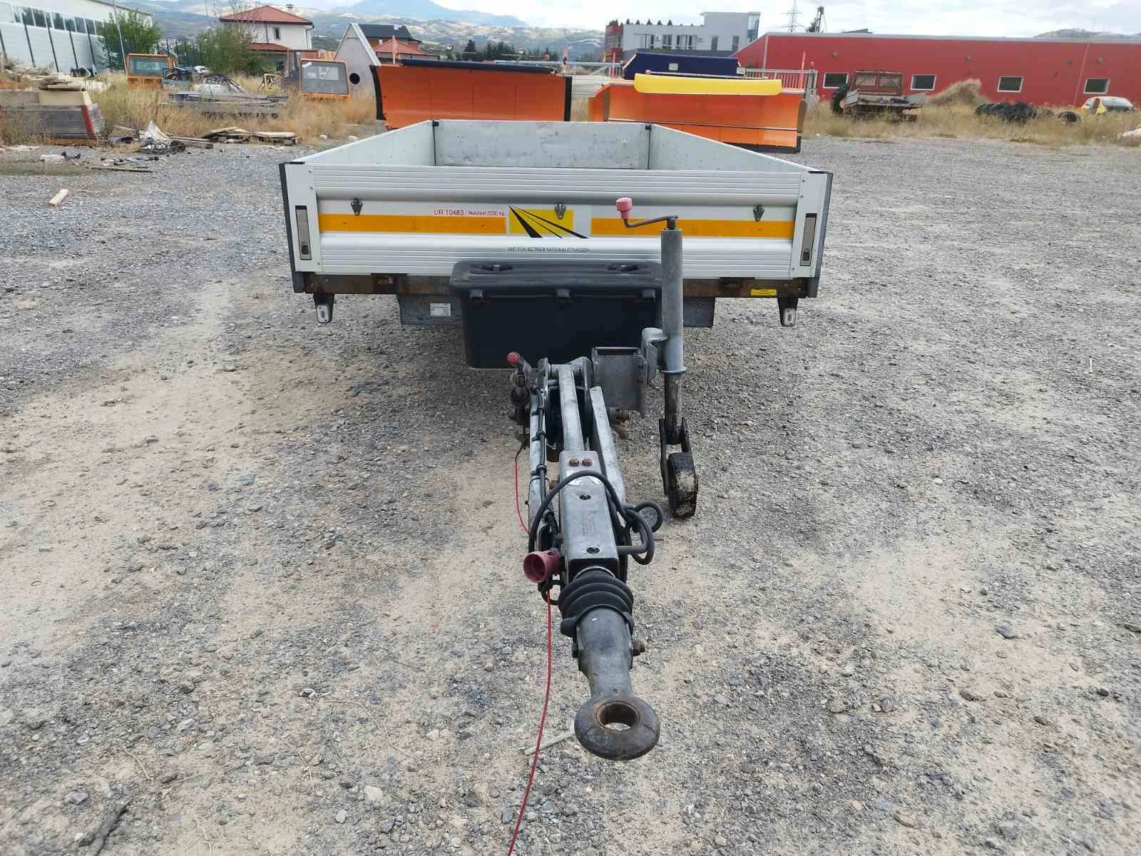 За автомобил Humbaur Undinn GTP 20-30, снимка 2 - Ремаркета - 56183478
