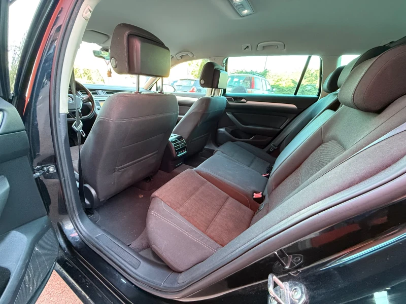 VW Passat 2.0TDI* DSG* LED* 360* Камери* Дистроник, снимка 7 - Автомобили и джипове - 47656364