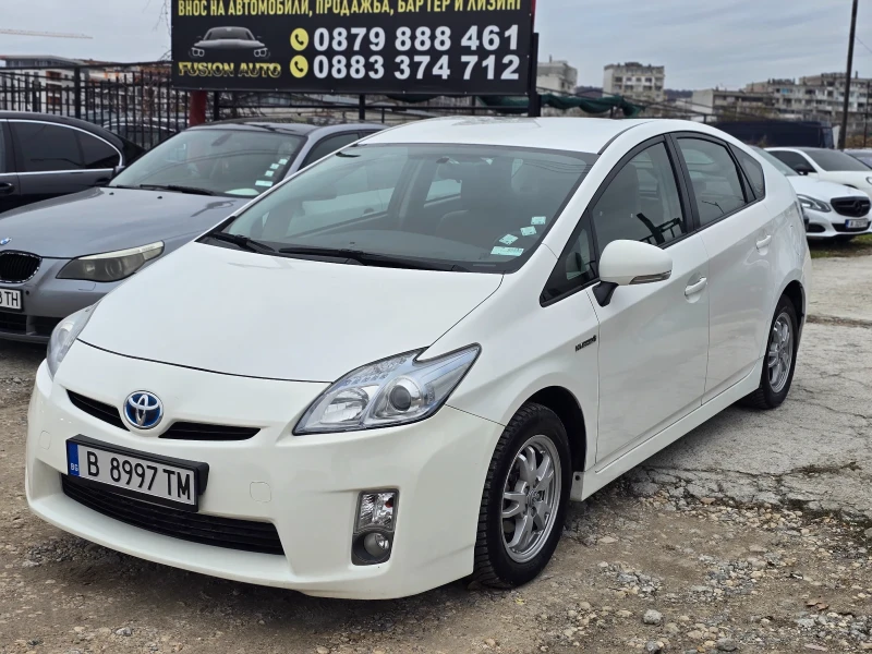 Toyota Prius  Хибрид , снимка 1 - Автомобили и джипове - 48137185