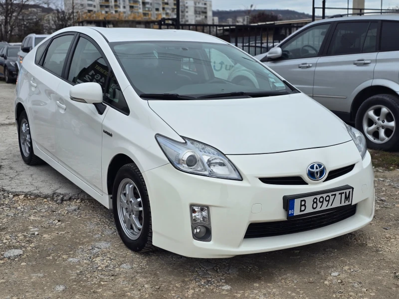 Toyota Prius  Хибрид , снимка 3 - Автомобили и джипове - 48137185