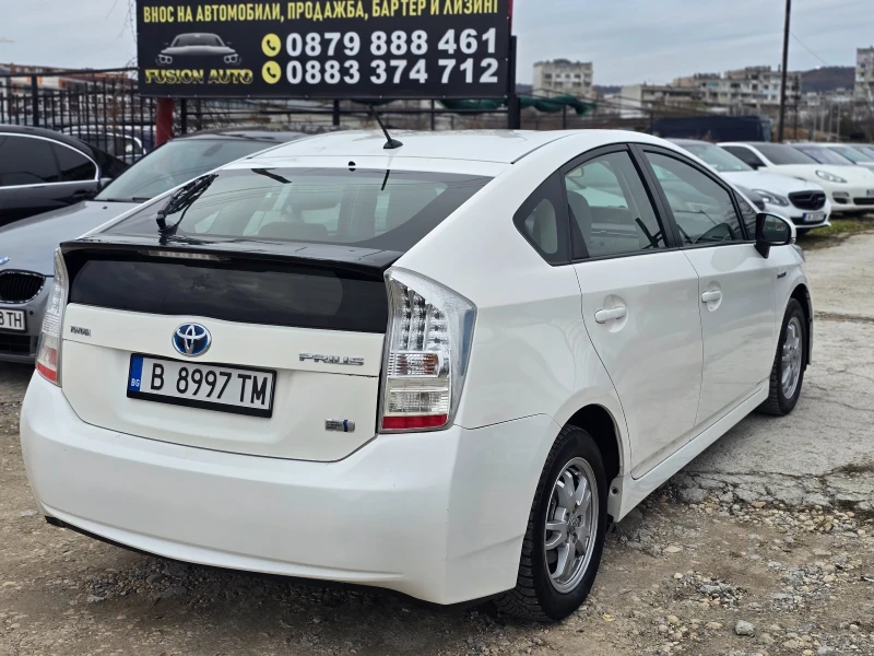 Toyota Prius  Хибрид , снимка 4 - Автомобили и джипове - 48137185