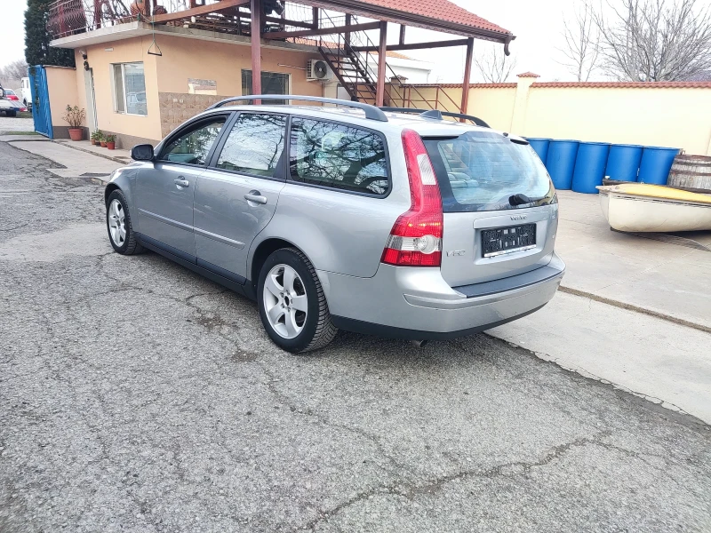 Volvo V50 2.4D D5, снимка 4 - Автомобили и джипове - 48889211