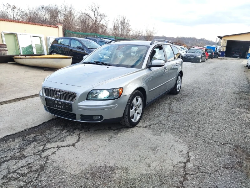 Volvo V50 2.4D D5, снимка 1 - Автомобили и джипове - 48889211