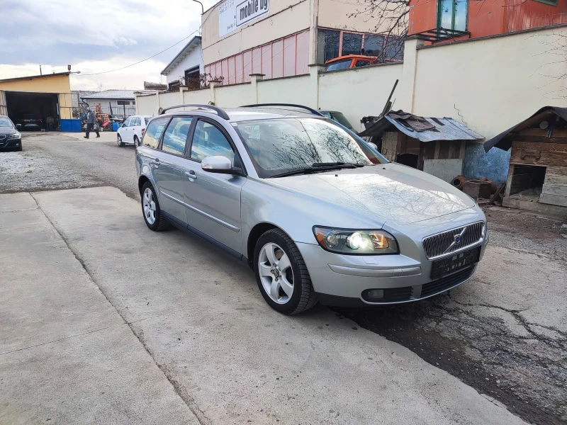 Volvo V50 2.4D D5, снимка 2 - Автомобили и джипове - 48889211