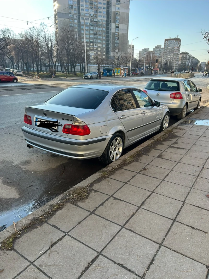 BMW 330, снимка 1 - Автомобили и джипове - 49235185