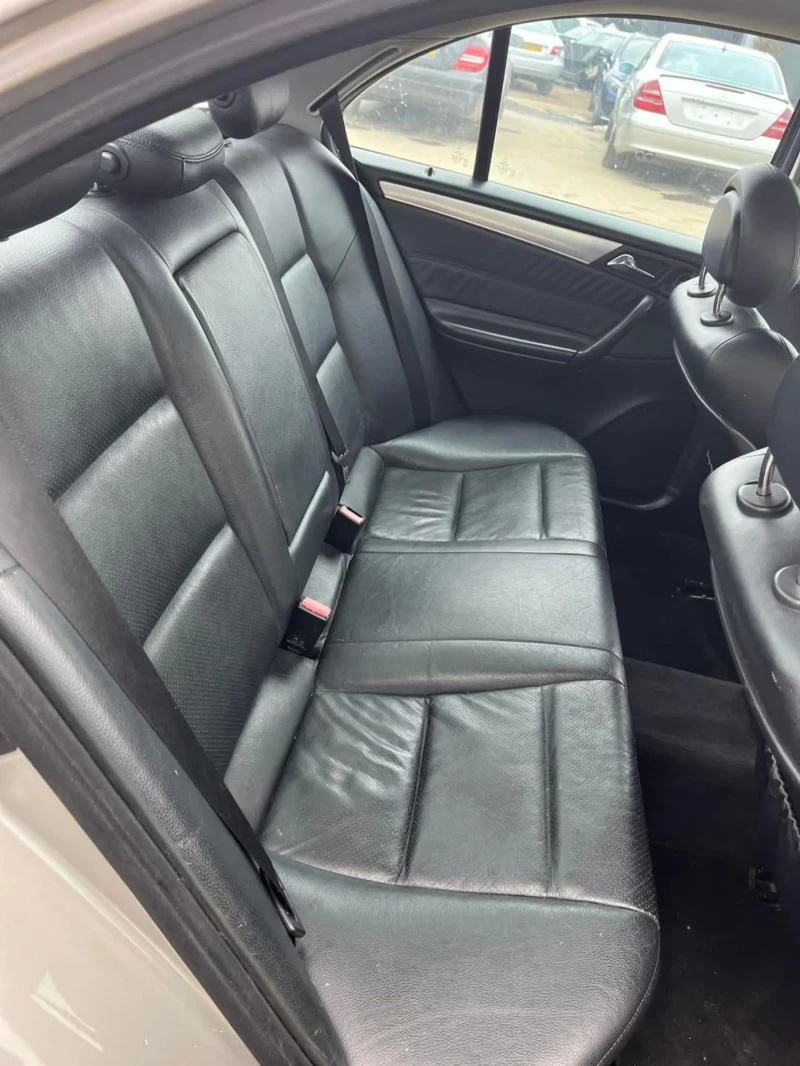 Mercedes-Benz C 200, снимка 9 - Автомобили и джипове - 49298764