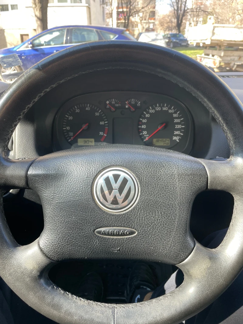 VW Golf 1.6SR, снимка 13 - Автомобили и джипове - 49546116