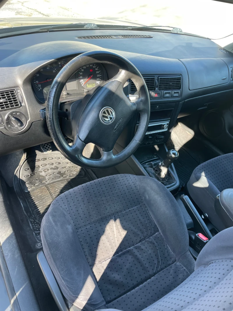 VW Golf 1.6SR, снимка 14 - Автомобили и джипове - 49546116