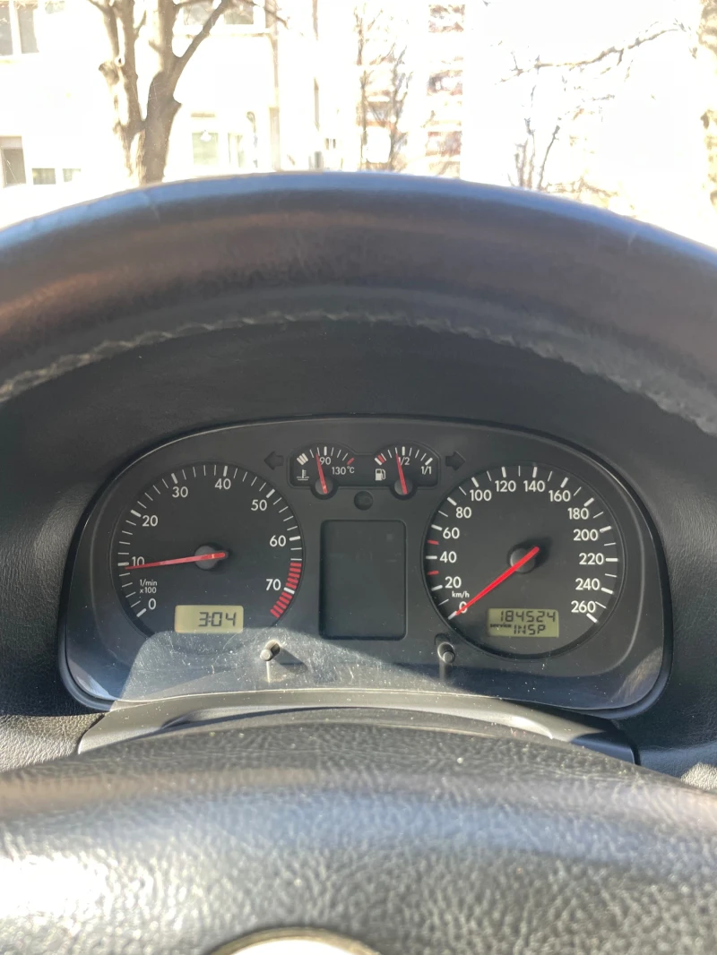 VW Golf 1.6SR, снимка 12 - Автомобили и джипове - 49546116