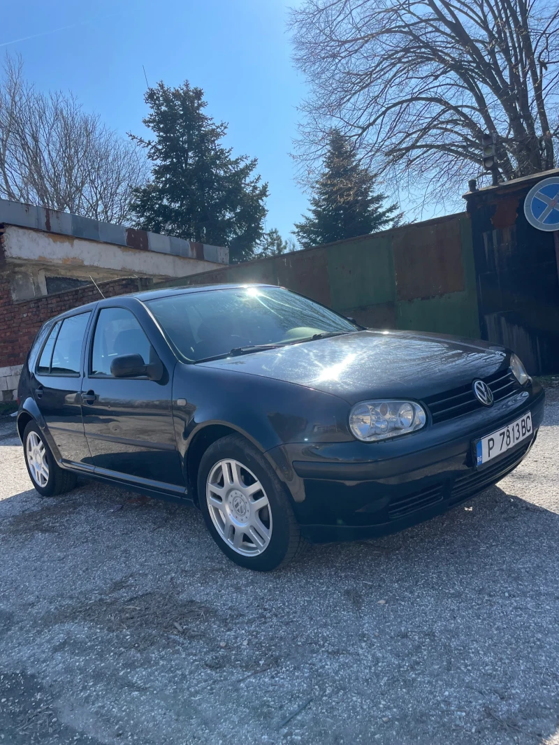 VW Golf 1.6SR, снимка 1 - Автомобили и джипове - 49546116