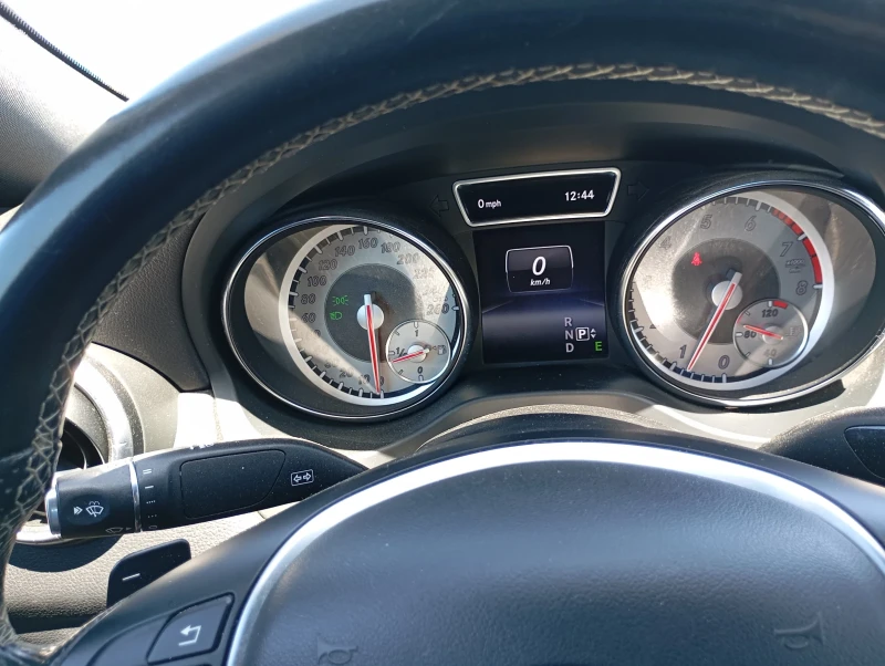 Mercedes-Benz CLA 250, снимка 6 - Автомобили и джипове - 52457297