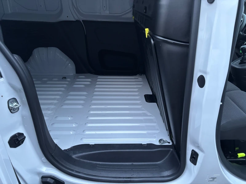 Fiat Doblo VAN, N1, 2024г 8000км, снимка 11 - Автомобили и джипове - 52583078