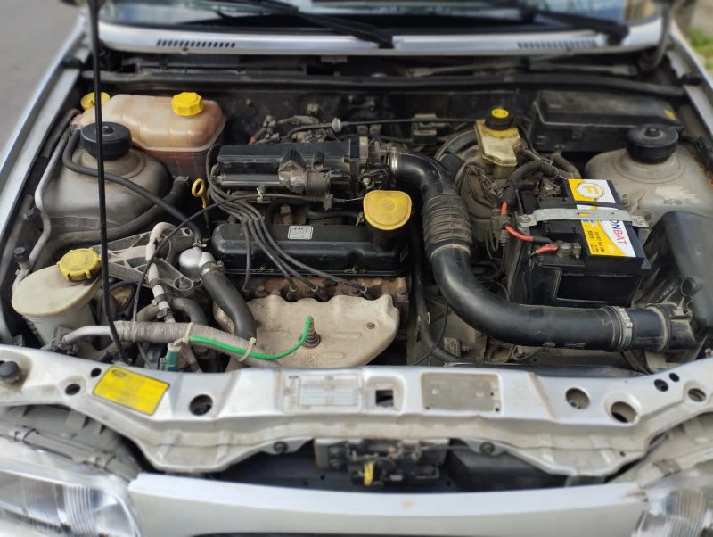 Ford Fiesta 1.3 бензин, снимка 3 - Автомобили и джипове - 52974816