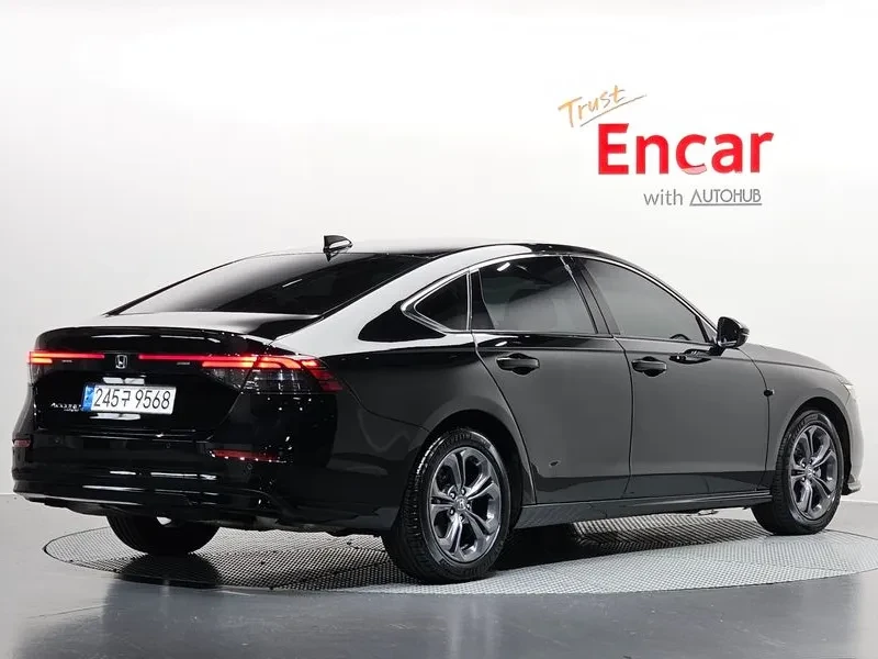 Honda Accord 1.5 Turbo, снимка 2 - Автомобили и джипове - 55585991