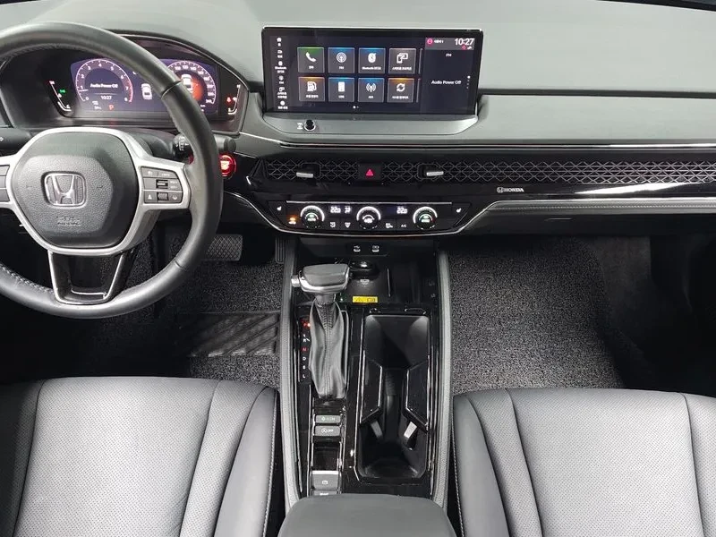 Honda Accord 1.5 Turbo, снимка 3 - Автомобили и джипове - 55585991