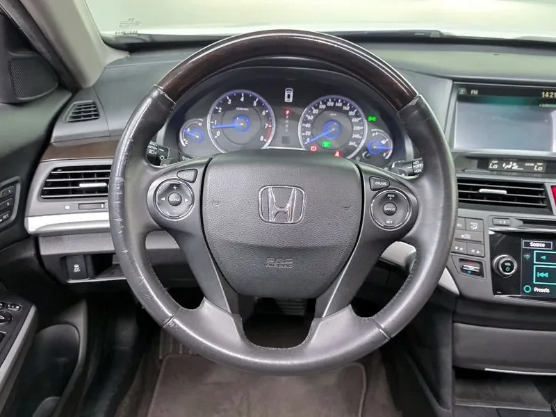 Honda Accord 3.5 1St Generation, снимка 13 - Автомобили и джипове - 55841323