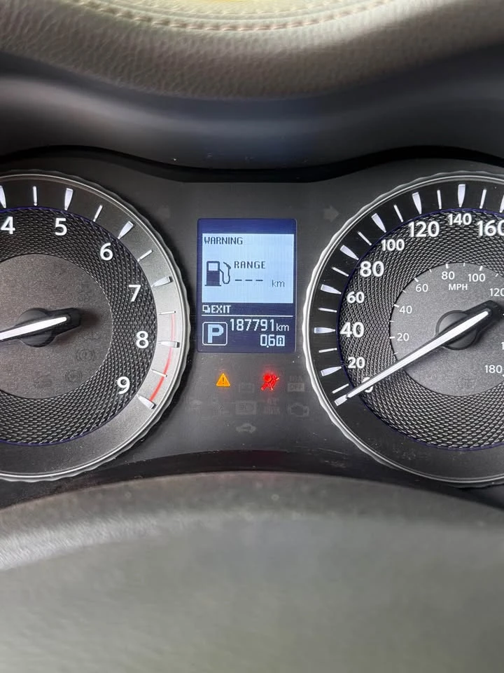 Infiniti Q70, снимка 9 - Автомобили и джипове - 56217558