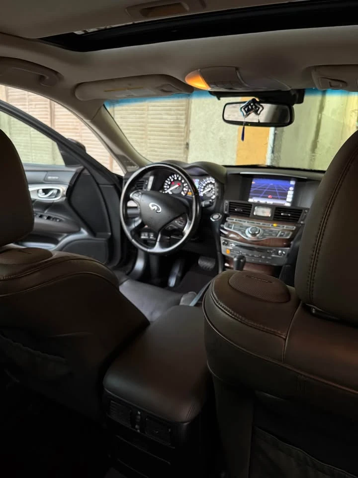 Infiniti Q70, снимка 10 - Автомобили и джипове - 56217558