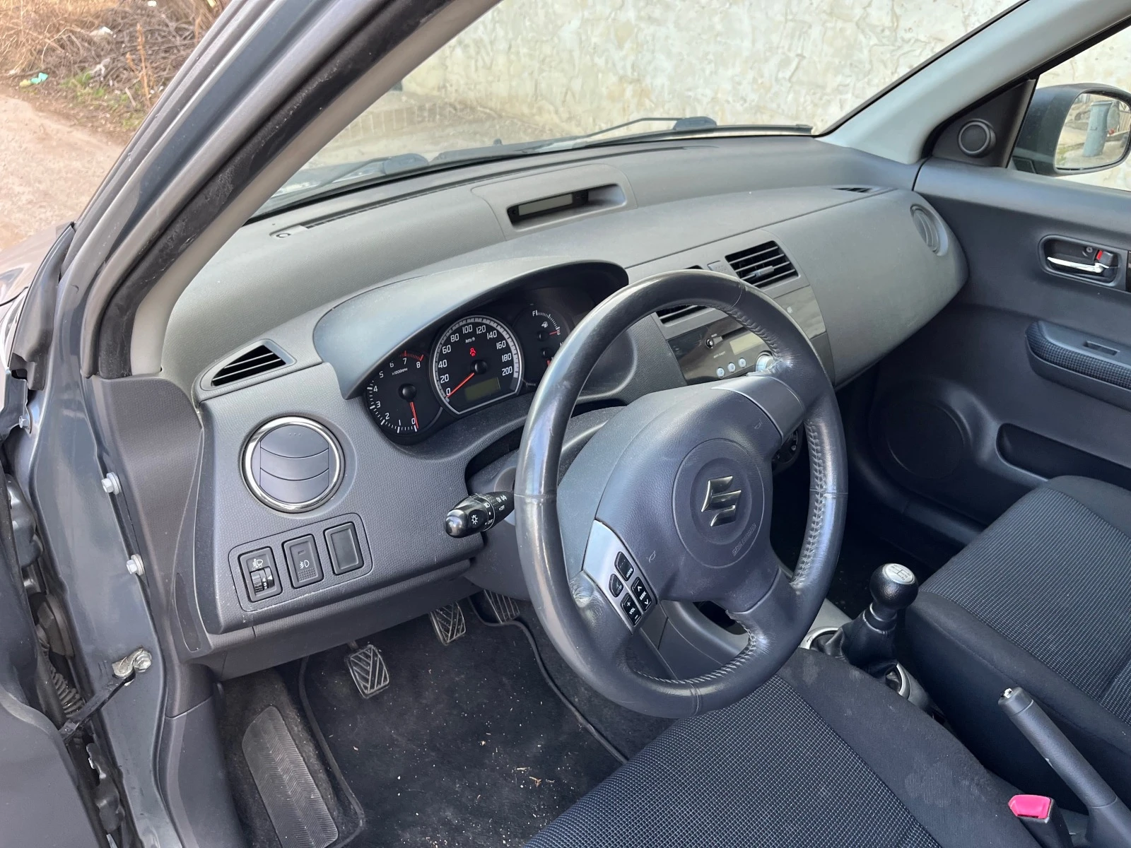 Suzuki Swift 1.3 4х4 - изображение 10