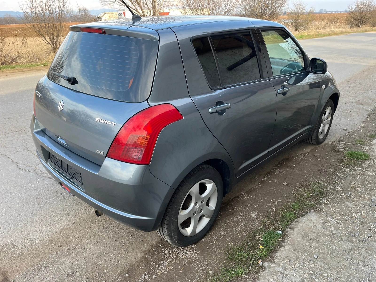 Suzuki Swift 1.3 4х4 - изображение 5