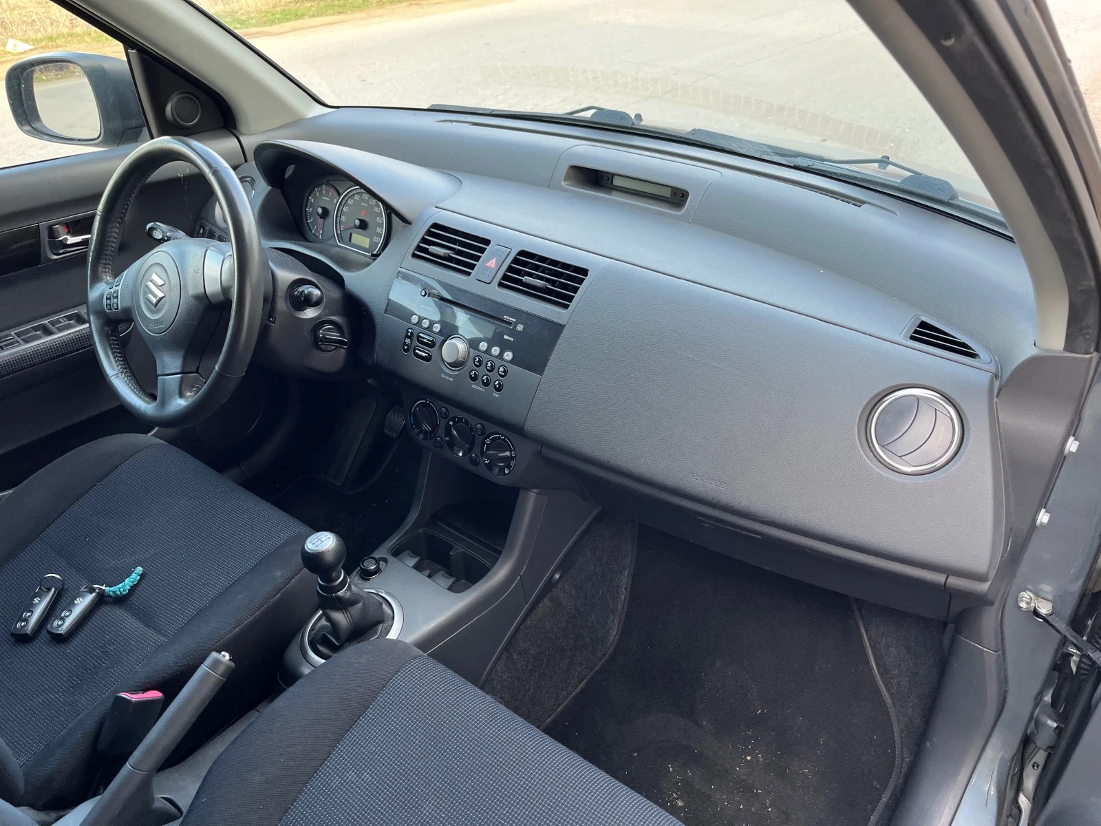 Suzuki Swift 1.3 4х4 | Mobile.bg — изображение 16