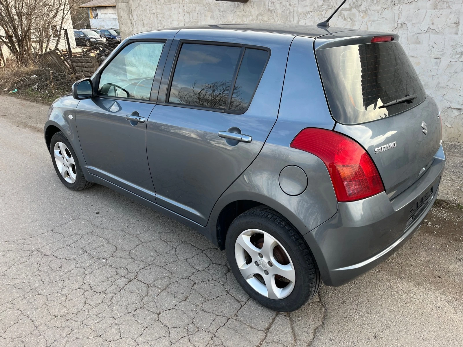 Suzuki Swift 1.3 4х4 - изображение 7