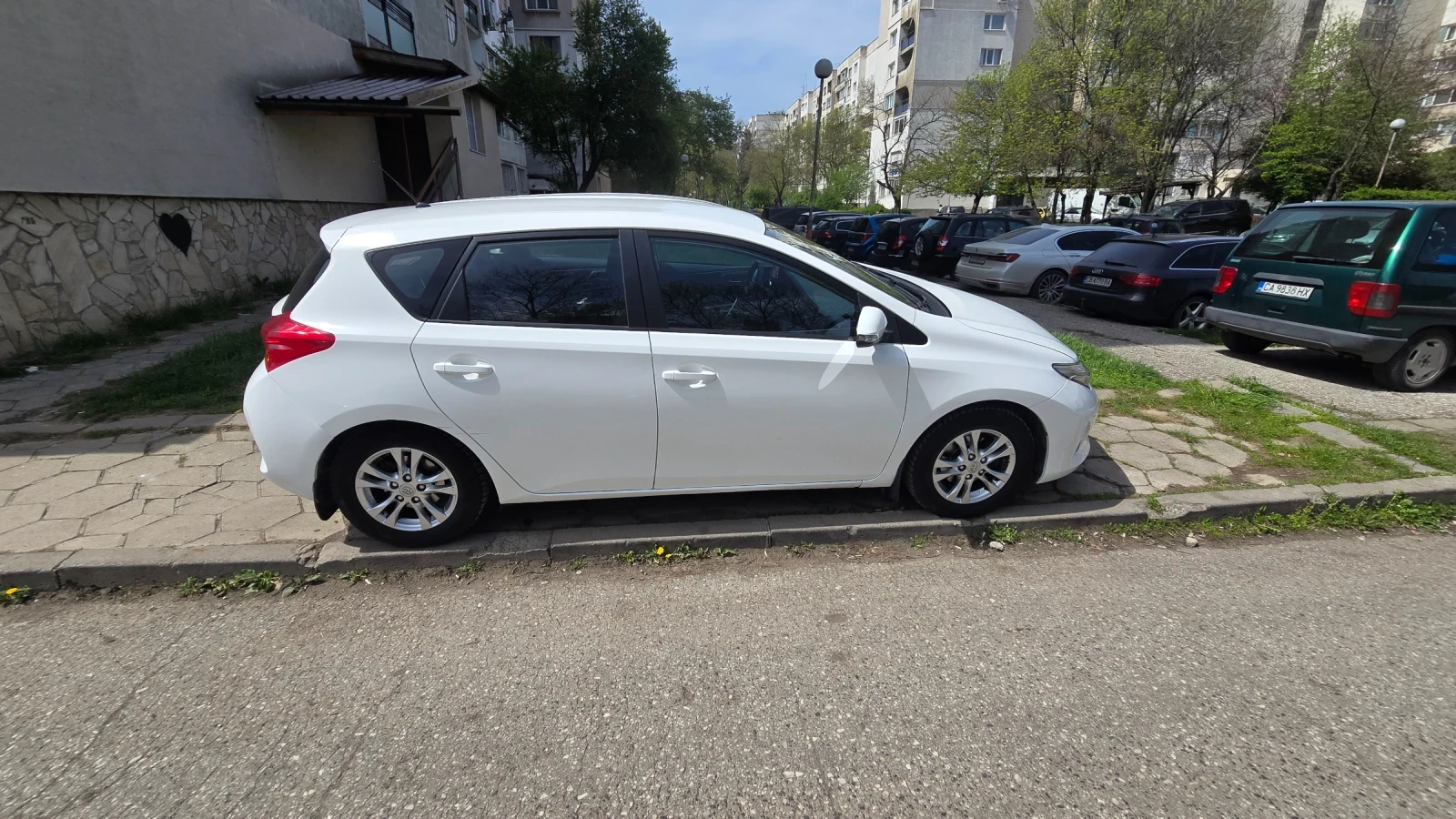 Toyota Auris  - изображение 2