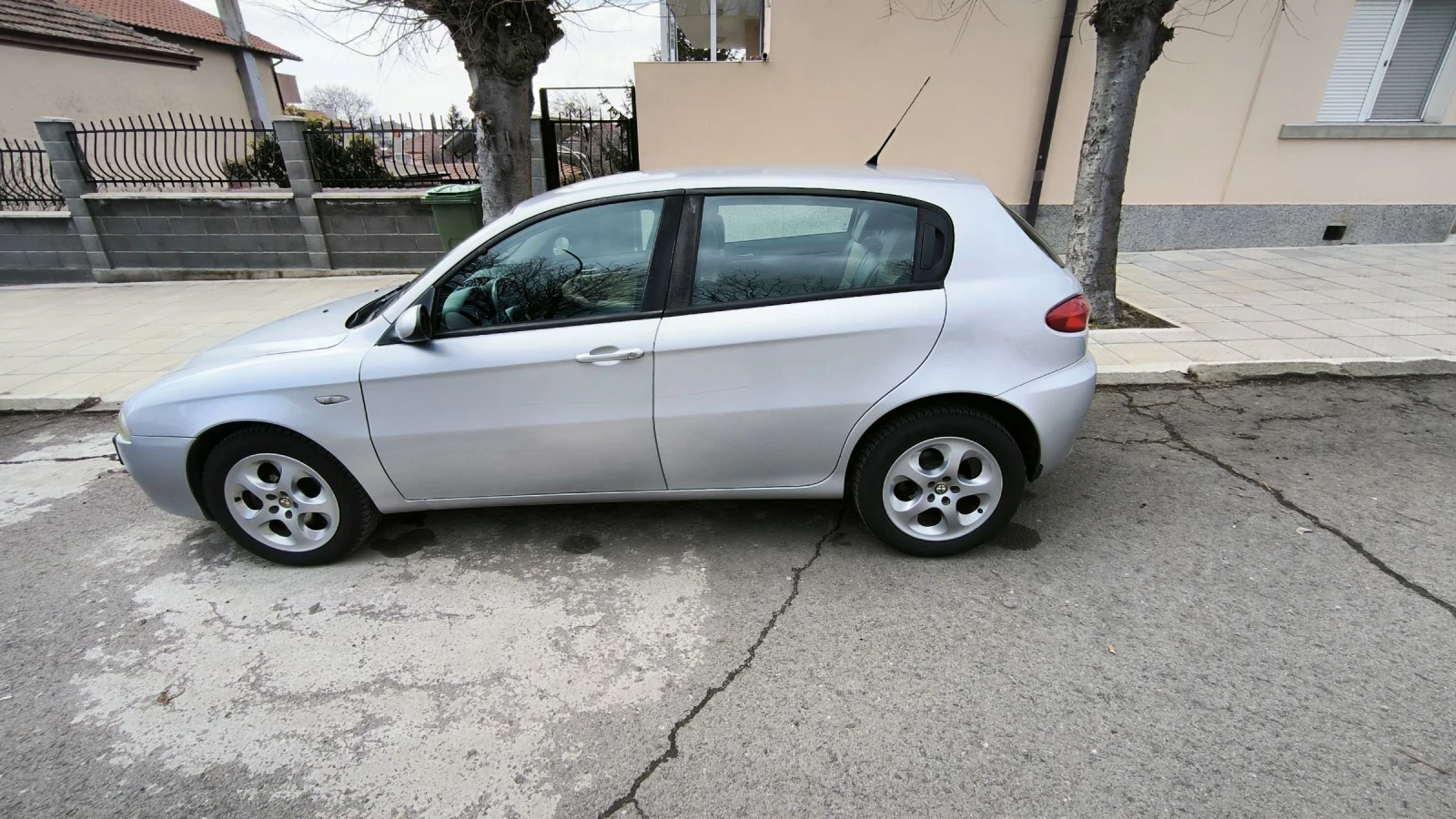 Alfa Romeo 147 1.6ts - изображение 4