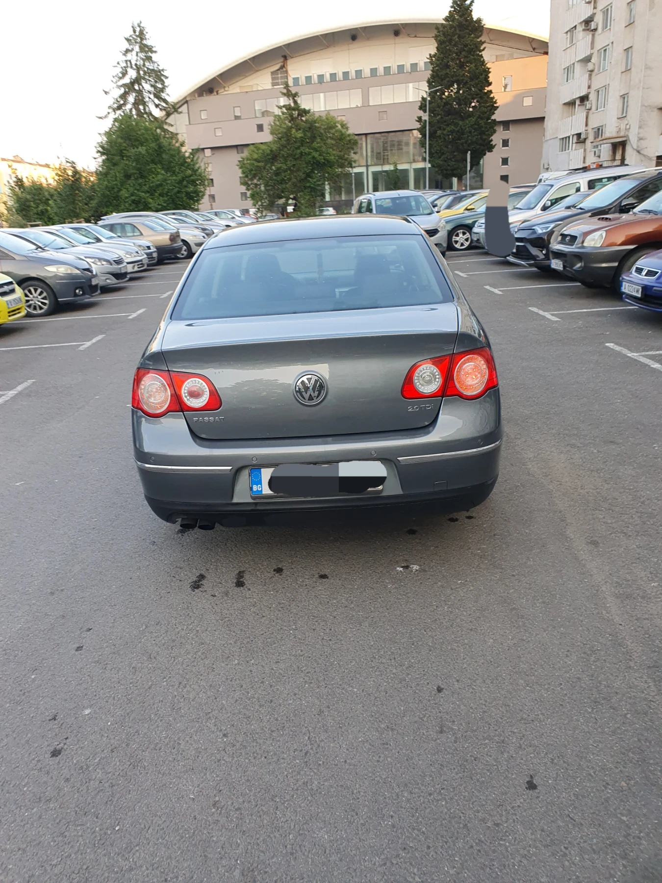 VW Passat Седан - изображение 8