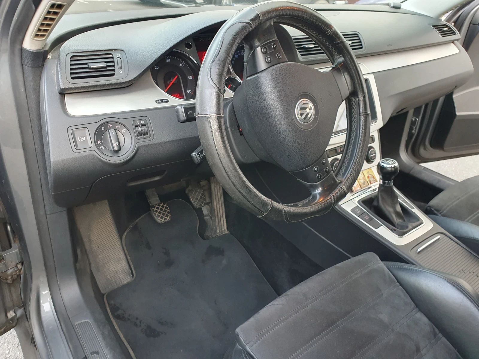 VW Passat Седан - изображение 4